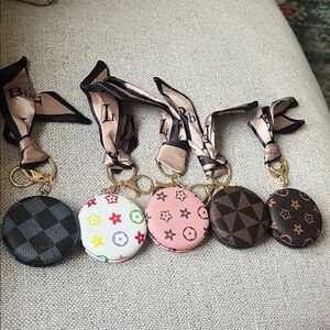 Chic Patterned Pouches with Keychains& mirror